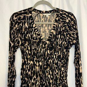 Cabi Leopard Print Ruched V-Neck Long Sleeve Top | Size Sm